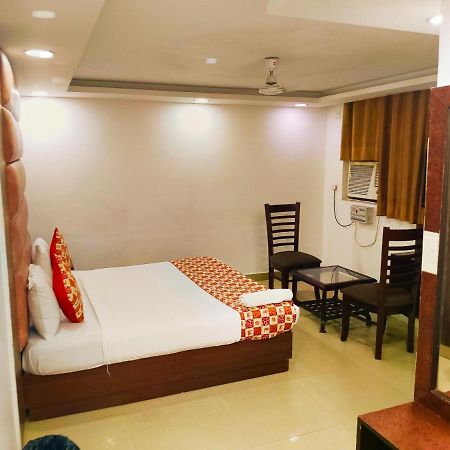 Hotel De Tark Near Igi Airport Delhi New Delhi Exteriör bild