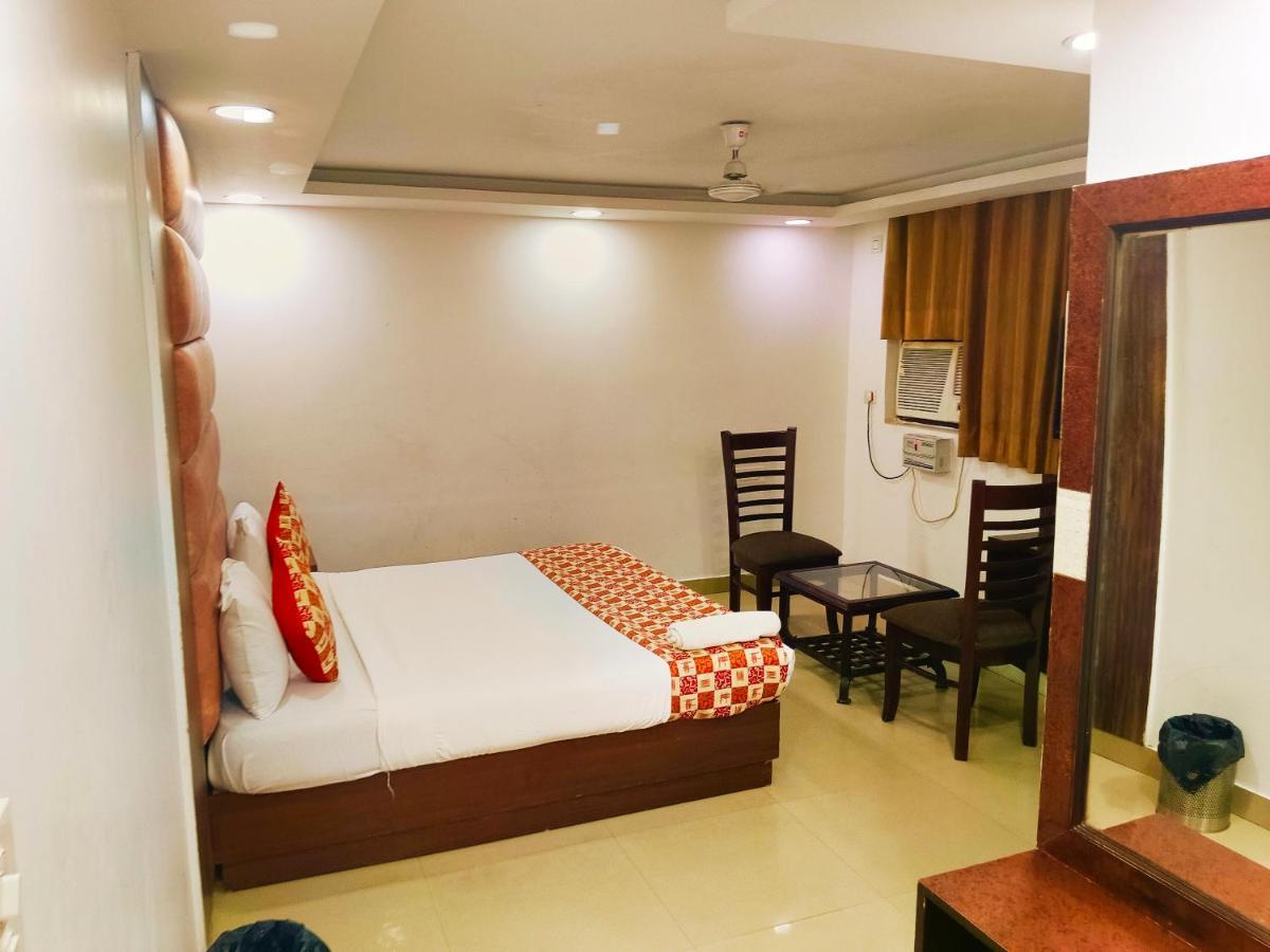 Hotel De Tark Near Igi Airport Delhi New Delhi Exteriör bild